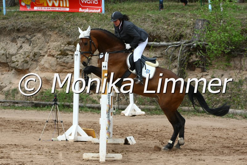 204M0461_Love Story_Spring_Ax.JPG